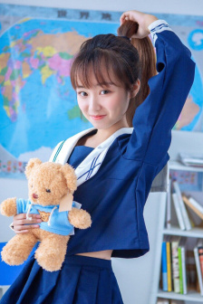 女儿成为爸爸的玩具